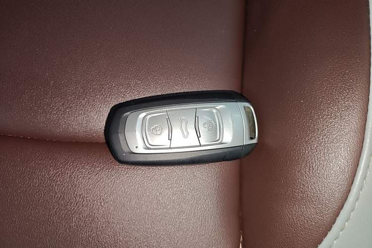 Used Geely Auto Emgrand X7 Sport 2022 1.8TD DCT Zhiya Trim
