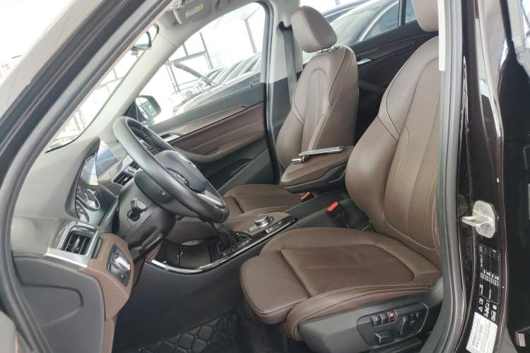 Used BMW X1 2016 xDrive20Li Luxury Model
