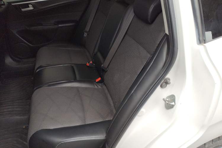 Used Honda Jade 2014 1.8L Automatic Comfort Elite Version 5 Seats
