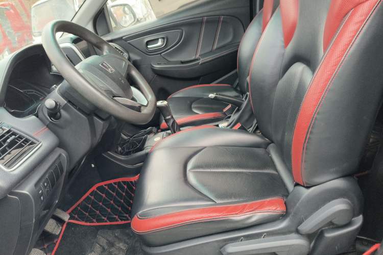 Used Luxgen U5 SUV 2017 1.6L Manual Knight Edition
