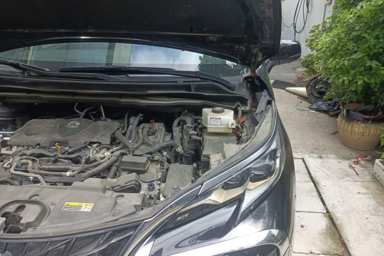 Used Toyota Granvia 2023 2.5L Hybrid Flagship VIP Edition
