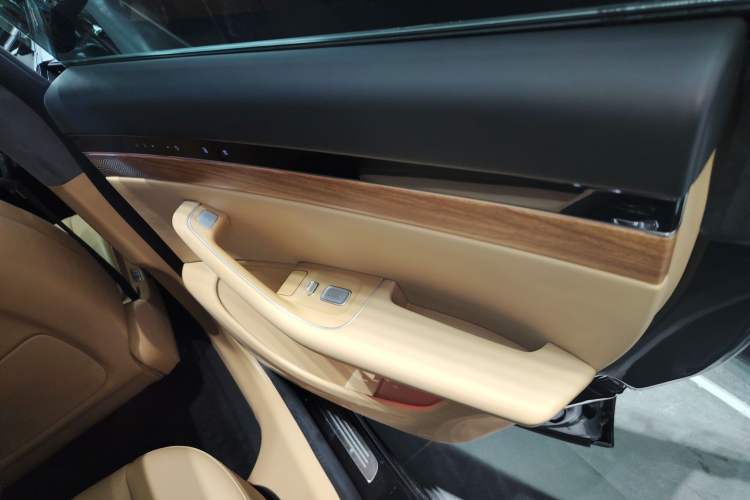 Used Hima Luxeed R7 2024 All-Electric 736 km Ultra
