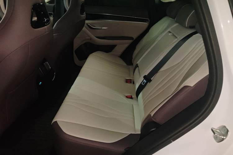 Used BYD Song PLUS New Energy 2024 Honor Edition EV 520km Luxury Model
