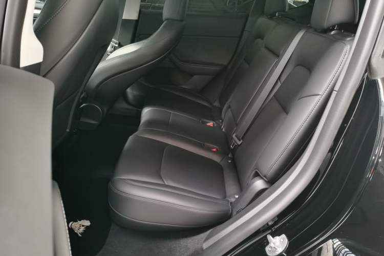 Used Tesla Model Y 2023 Rear-Wheel-Drive Version
