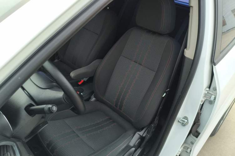 Used Buick Encore 2015 1.4T Automatic Two-Wheel Drive Urban Elite Version
