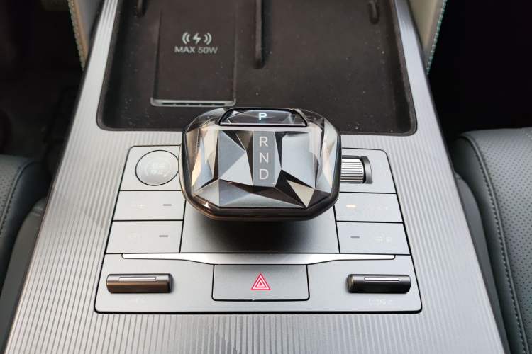 Used BYD Song L DM-i 2025 Intelligent Driving Version 112 km Beyond-Range Type
