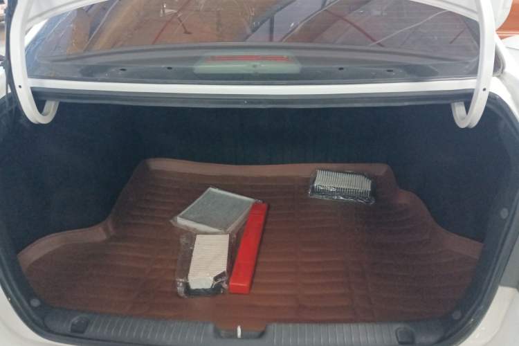 Used Kia K2 2015 Sedan 1.4L MT GLS
