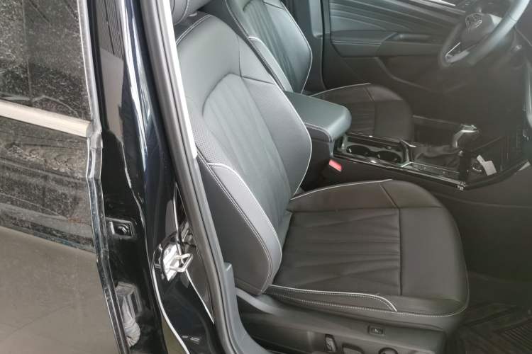 Used Volkswagen Passat 2023 330TSI Starry Luxury Edition
