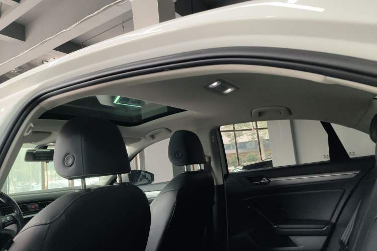 Used Volkswagen Lamando 2019 280TSI DSG Comfort Edition China VI standard
