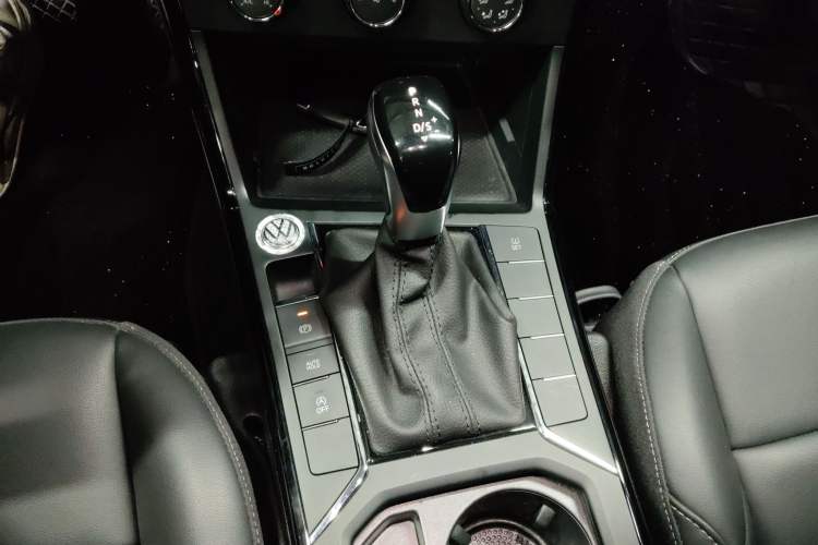 Used Volkswagen Passat 2020 Revised Version 280TSI Business Edition China VI Standard
