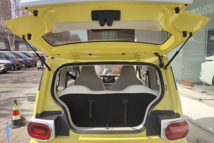 Used Wuling Hongguang MINIEV 2024 3rd Generation 215km Advanced Version
