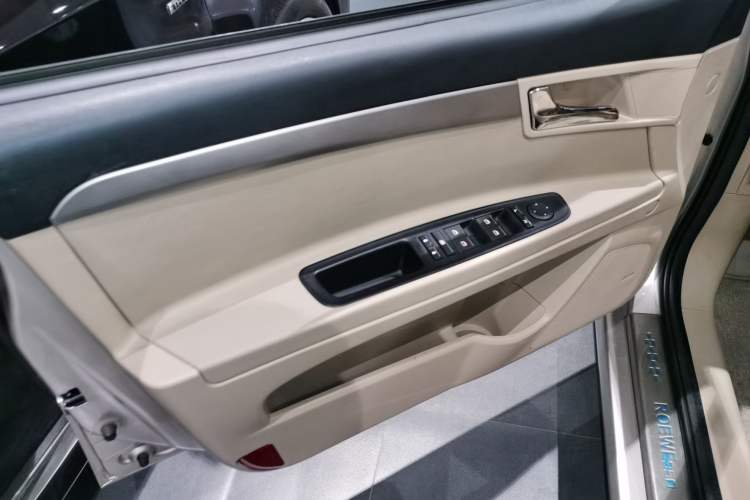 Used Roewe 350 2015 1.5L Automatic Luxury Sunroof Edition
