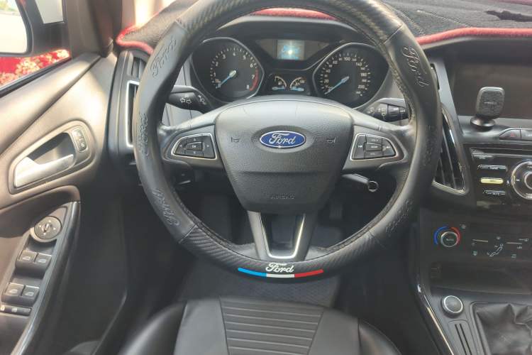 Used Ford Focus 2017 Sedan 1.6L Manual Fashion Edition Smart Drive Version