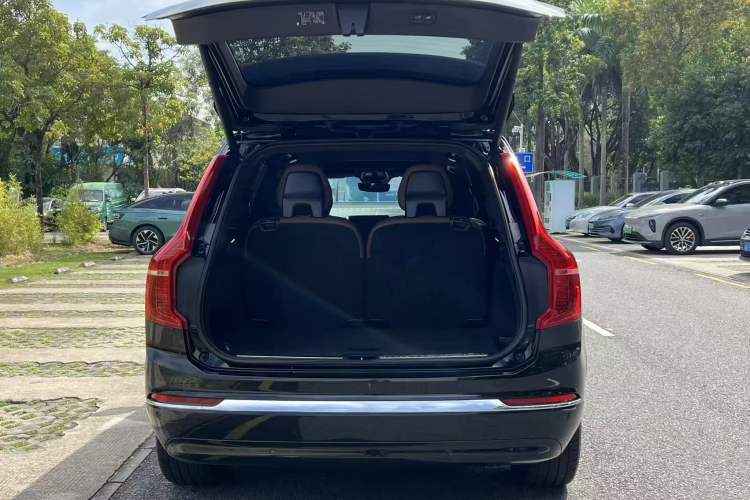 Used Volvo XC90 2023 B6 Zhiyi Luxury Edition 7-Seater
