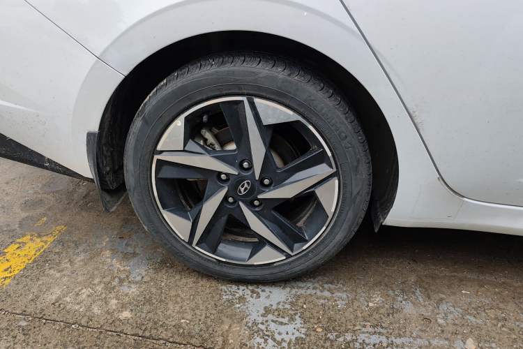 Used Hyundai Elantra 2022 1.5L CVT LUX Prestige Edition
