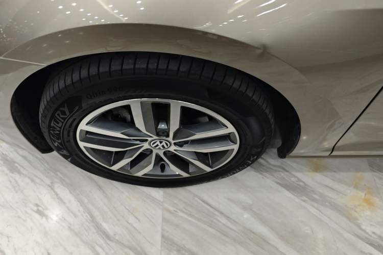 Used Volkswagen Golf 2016 230TSI Automatic Luxury Version
