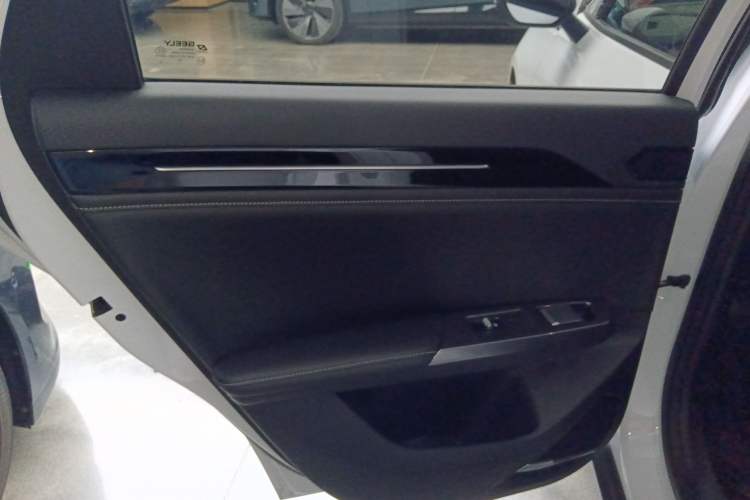 Used  L6 2024 125km PLUS Dragon Edition
