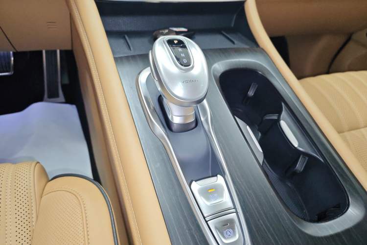 Used VOYAH Dream 2022 Low-Carbon Edition Dream+ Smart Enjoyment Package
