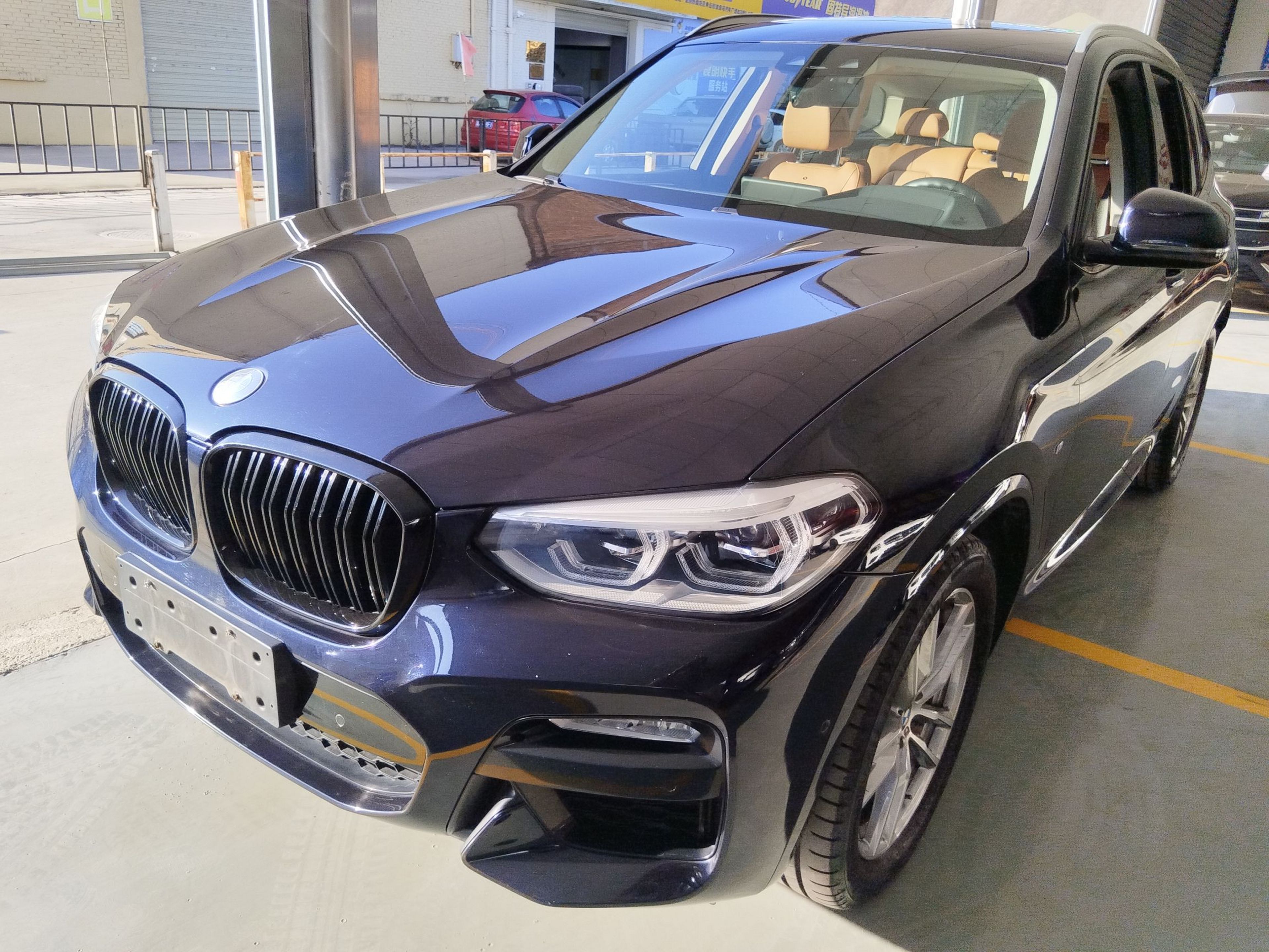 Под передней частью автомобиля