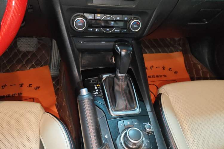 Used Mazda Mazda 3 Axela 2014 Sedan 2.0L Automatic Flagship Model
