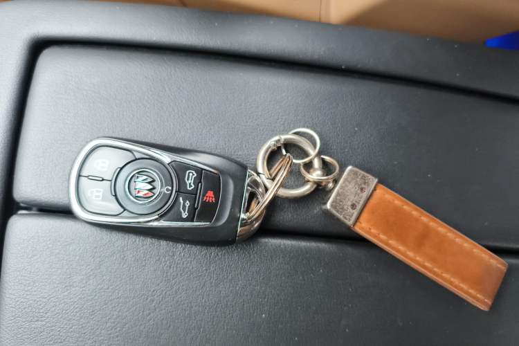 Used Buick GL8 2017 ES 28T Luxury Model China V Standard
