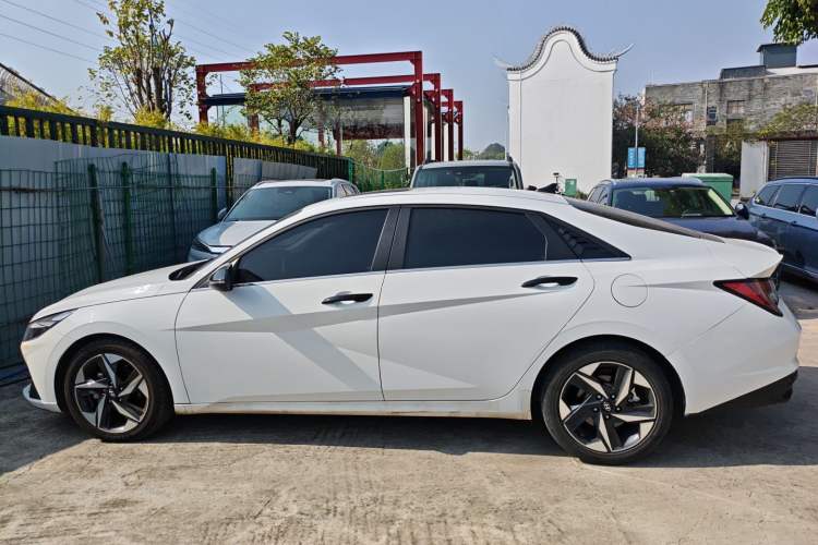 Used Hyundai Elantra 2022 1.5L CVT LUX Prestige Edition