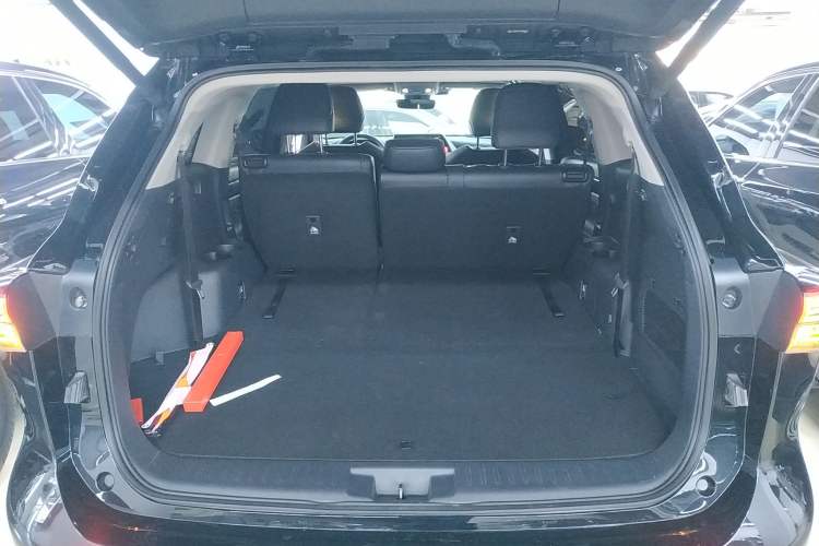 Used Toyota Highlander 2022 Dual-Engine 2.5L Four-Wheel Drive Prestige Version 7 Seats
