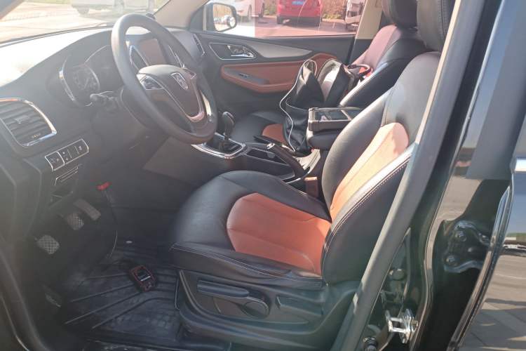 Used Baojun 560 2016 1.5T Manual Elite Model
