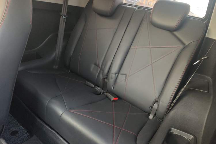 Used Chery Little Ant 2022 Revised Version Sweet Pink Edition Half-Sugar Version Lithium Iron Phosphate 30.7 kWh 30 kW 301 km
