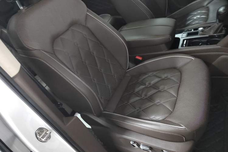 Used Volkswagen Viloran 2020 380TSI Prestige Edition
