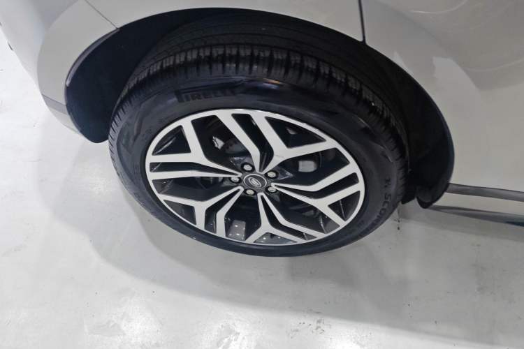 Used Land Rover Range Rover Evoque 2021 Range Rover Velar 249 PS R-Dynamic HSE Luxury Edition