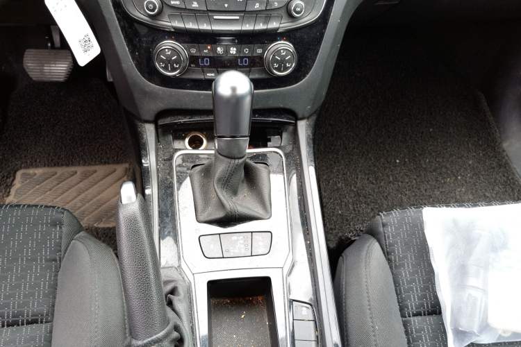 Used Peugeot 508 2015 2.0L Automatic Zhiyi Edition
