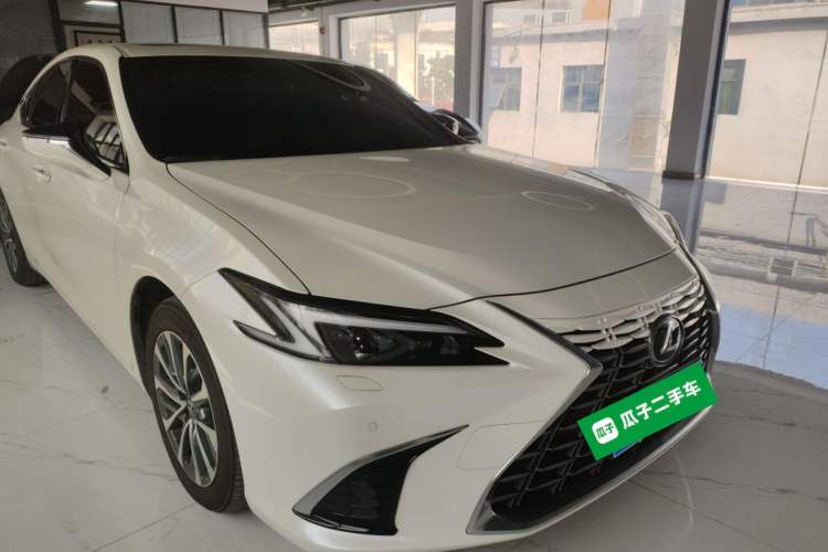 Used Lexus ES 2025 300h Deluxe Edition