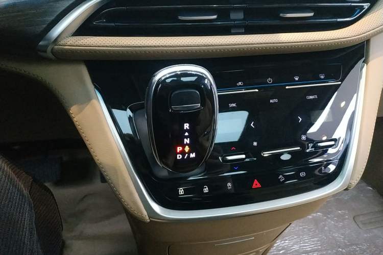 Used Buick GL8 2020 ES Land Cruiser 653T Luxury Model