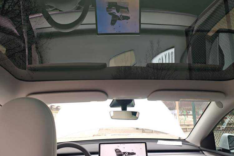 Used Tesla Model Y 2023 Long-Range All-Wheel-Drive Version
