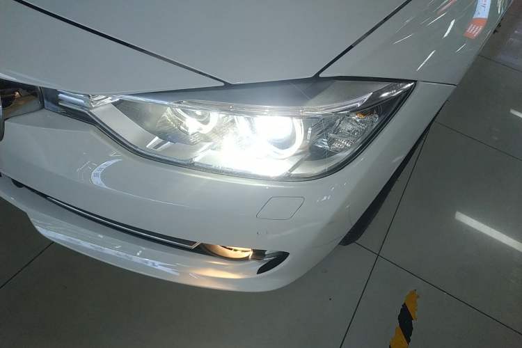 Used BMW 3 Series 2015 320Li Luxury Edition Fashion Model
