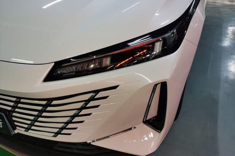 Used Changan Eado 2025 Blue Whale 1.5T 500Bar Prestige Model