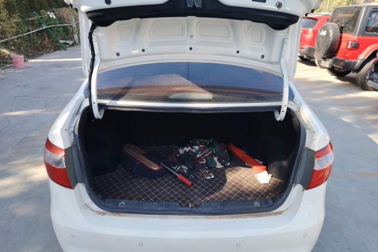 Used Kia K2 2012 Sedan 1.4L MT GLS Commemorative Edition
