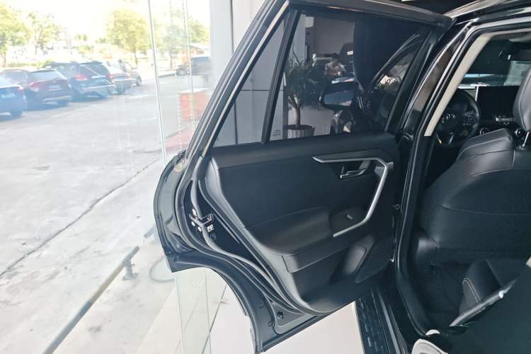 Used Toyota Wildlander 2020 Dual-Engine 2.5L E-CVT Two-Wheel Drive Luxury Edition
