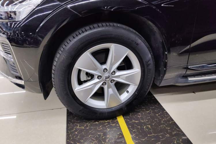 Used Volvo XC60 2022 B5 4x4 Zhiyi Luxury Edition
