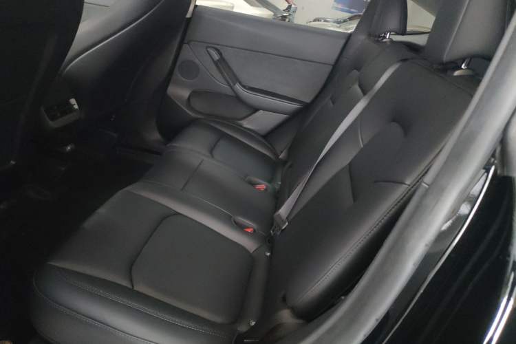 Used Tesla Model Y 2023 Rear-Wheel-Drive Version
