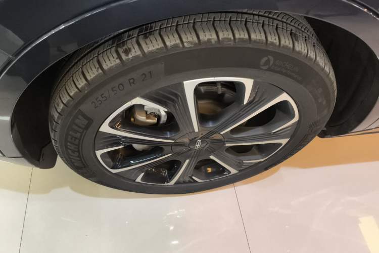 Used Lincoln Nautilus 2023 2.0T All-Wheel-Drive Zunrui Hybrid Version
