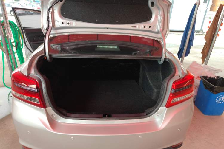 Used Toyota YARiS L 2017 1.5E CVT Dynamic Edition
