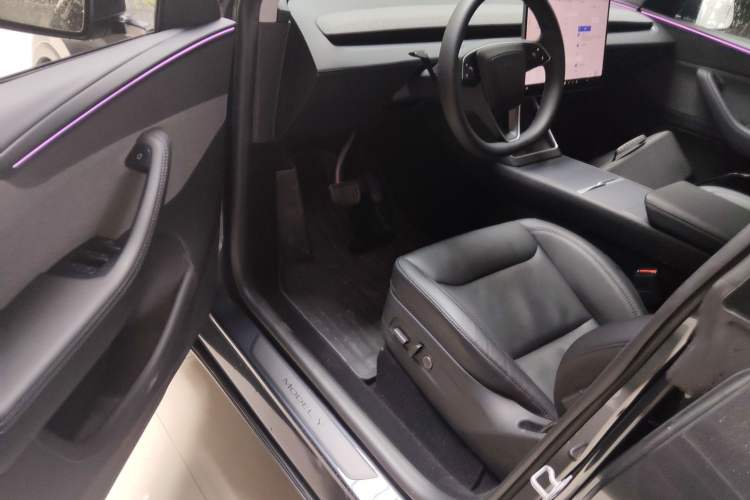 Used Tesla Model Y 2025 Rear-Wheel-Drive Version