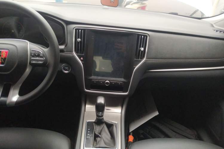 Used Roewe i6 2020 PLUS 1.6L CVT 4G Connected Glory Flagship Edition
