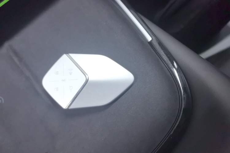 Used  SL03 2023 200Max Range-Extended Version
