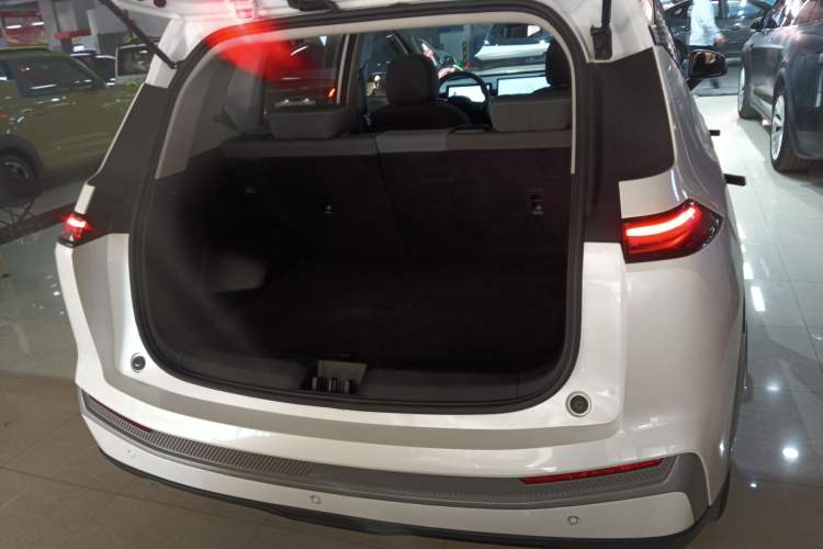 Used AION Y 2024 Younger