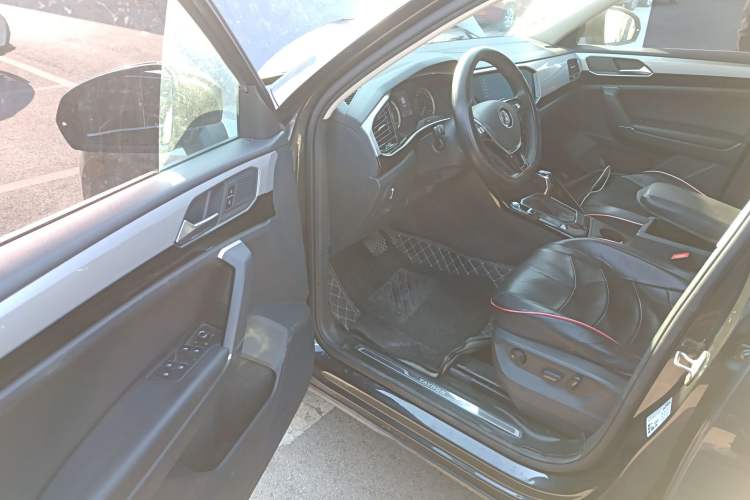 Used Volkswagen Tayron 2020 330TSI Two-Wheel Drive Luxury Smart Connectivity Version
