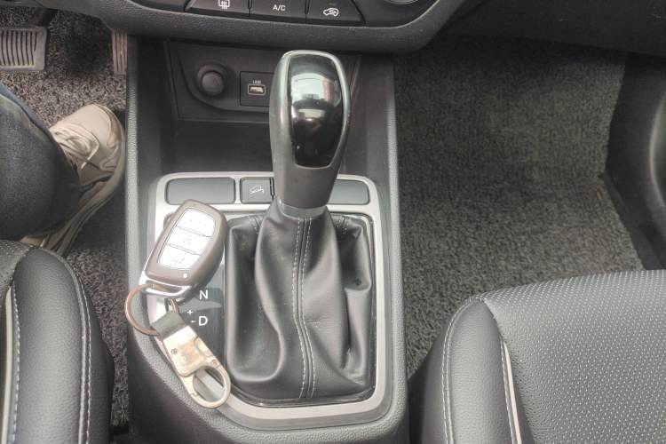 Used Hyundai ix25 2015 1.6L Automatic Two-Wheel Drive Smart GLS Trim
