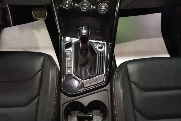 Used Volkswagen Tayron 2019 330TSI Two-Wheel Drive Luxury Model China VI Standard
